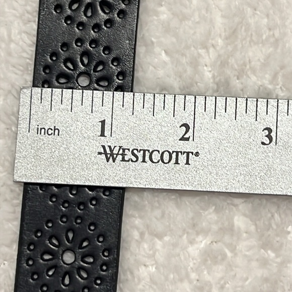 J Crew Navy Blue‎ XS Small Perforated Leather Belt with Gold Buckle - Picture 6 of 6
